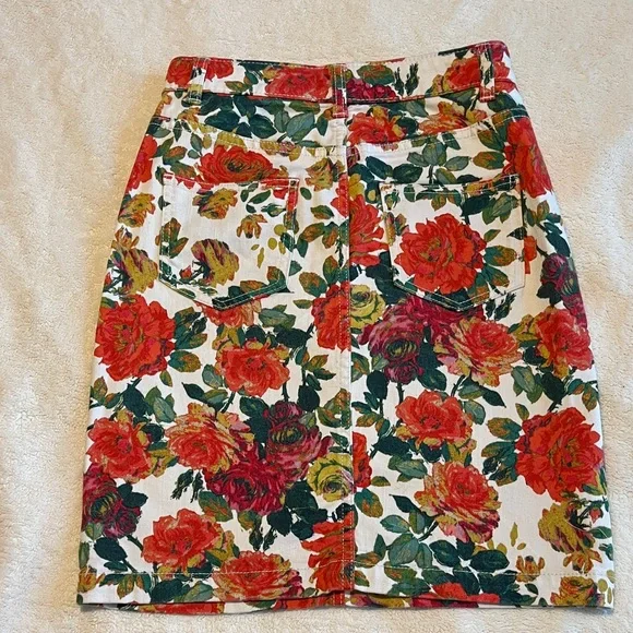 Anthropologie Maeve Floral Denim Pencil Skirt White Red Green Button Fly Size 0 - Picture 4 of 4